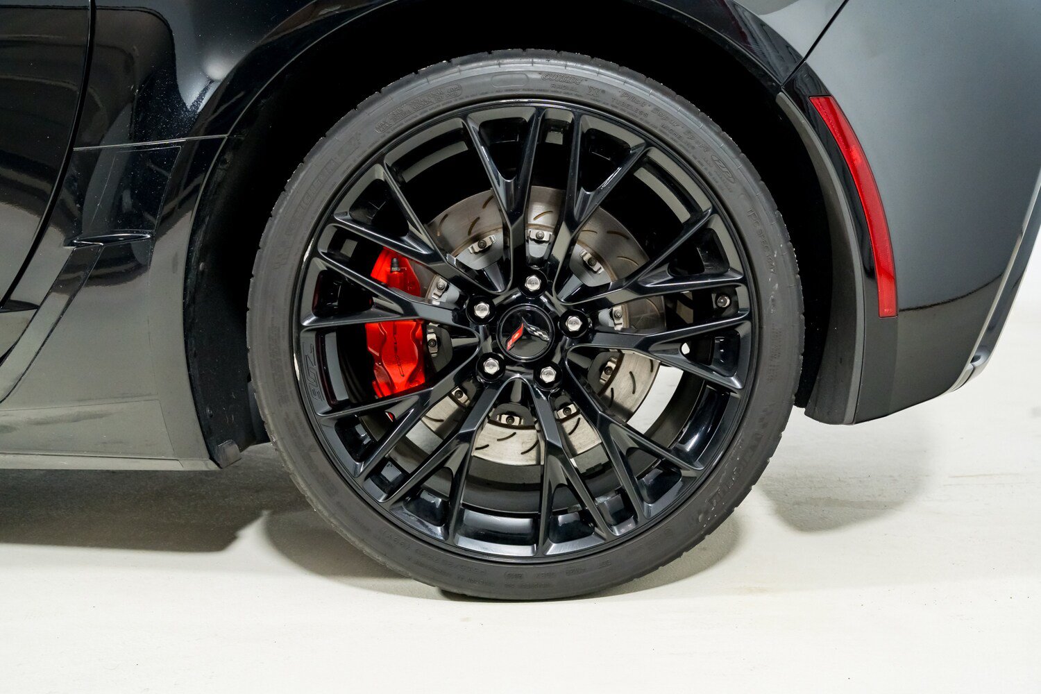 Used 2016 Chevrolet Corvette Z06 w/ 3LZ Preferred Equipment Group RWD image 13