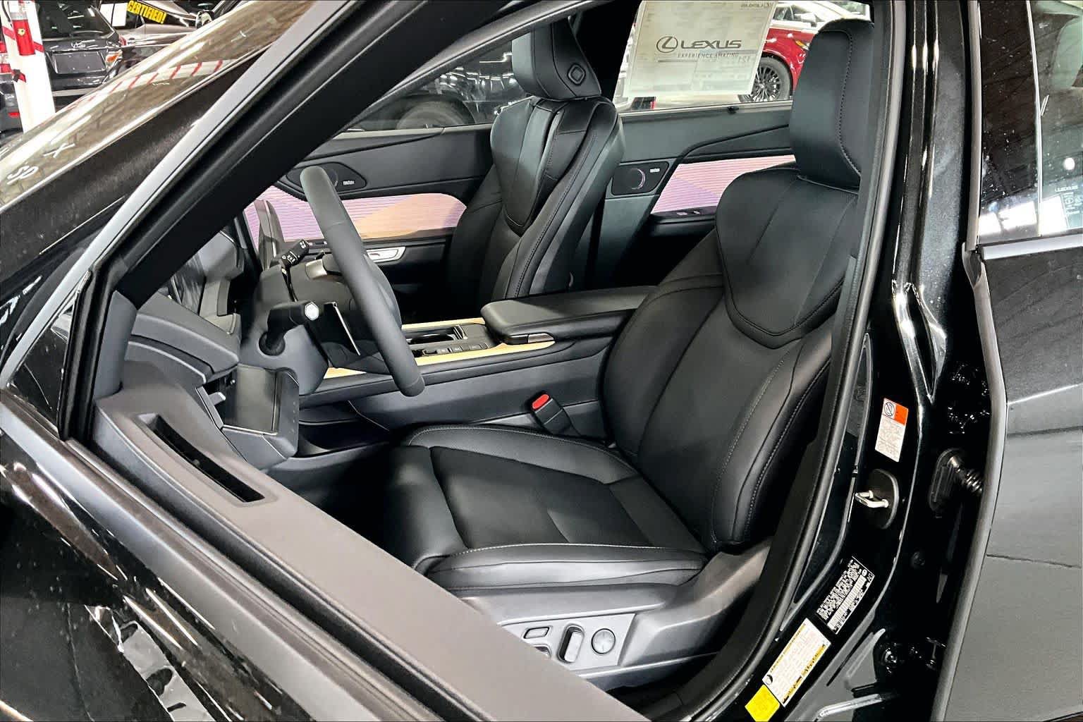 New 2026 Lexus ES 350e w/ Executive Package FWD image 9