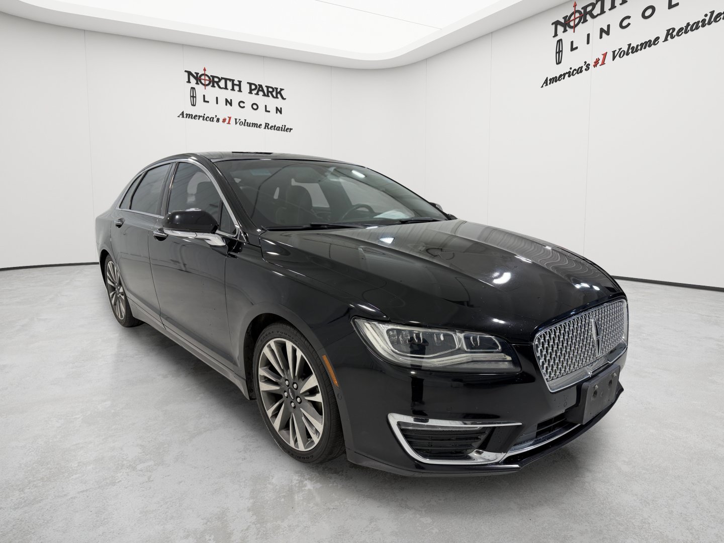 Used 2017 Lincoln MKZ Reserve w/ Luxury Package FWD image 7