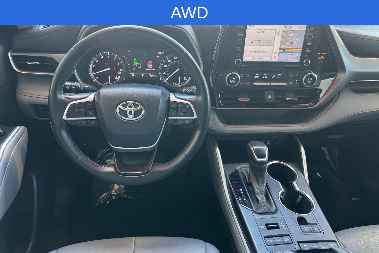 Used 2022 Toyota Highlander XLE AWD/4WD image 17