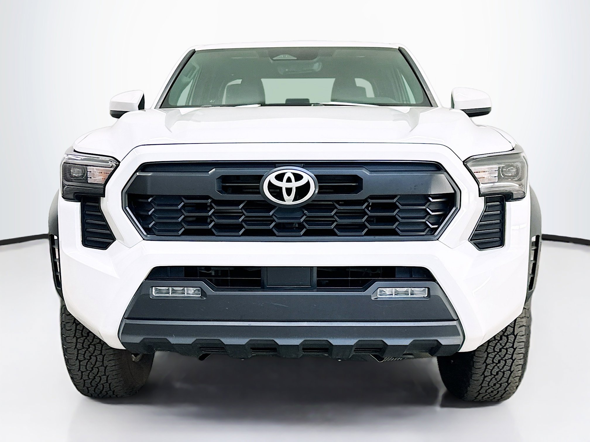 Used 2025 Toyota Tacoma TRD Off-Road AWD/4WD image 2