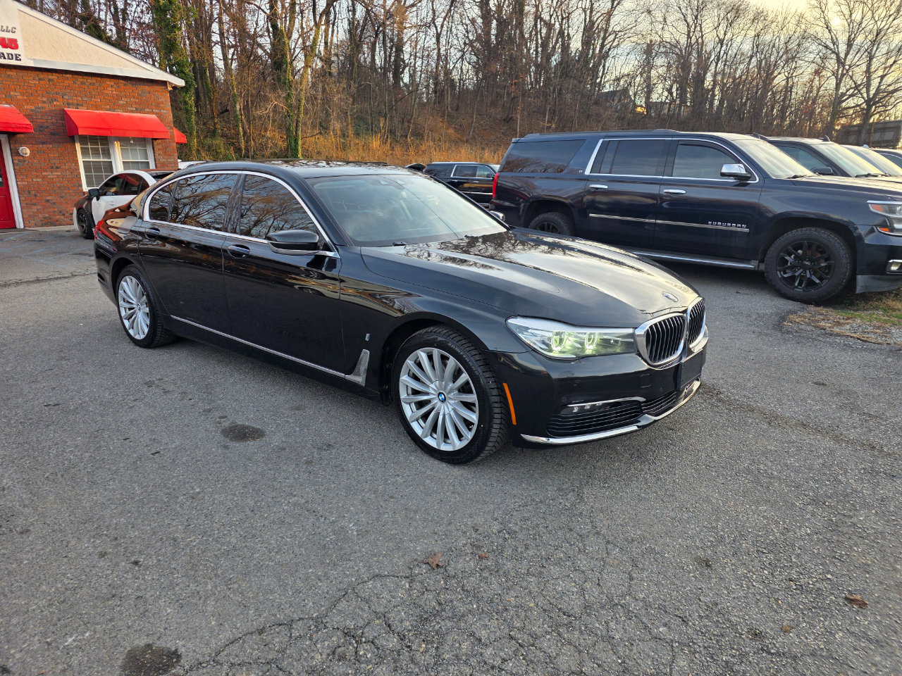 Used 2017 BMW 740e xDrive AWD/4WD image 3
