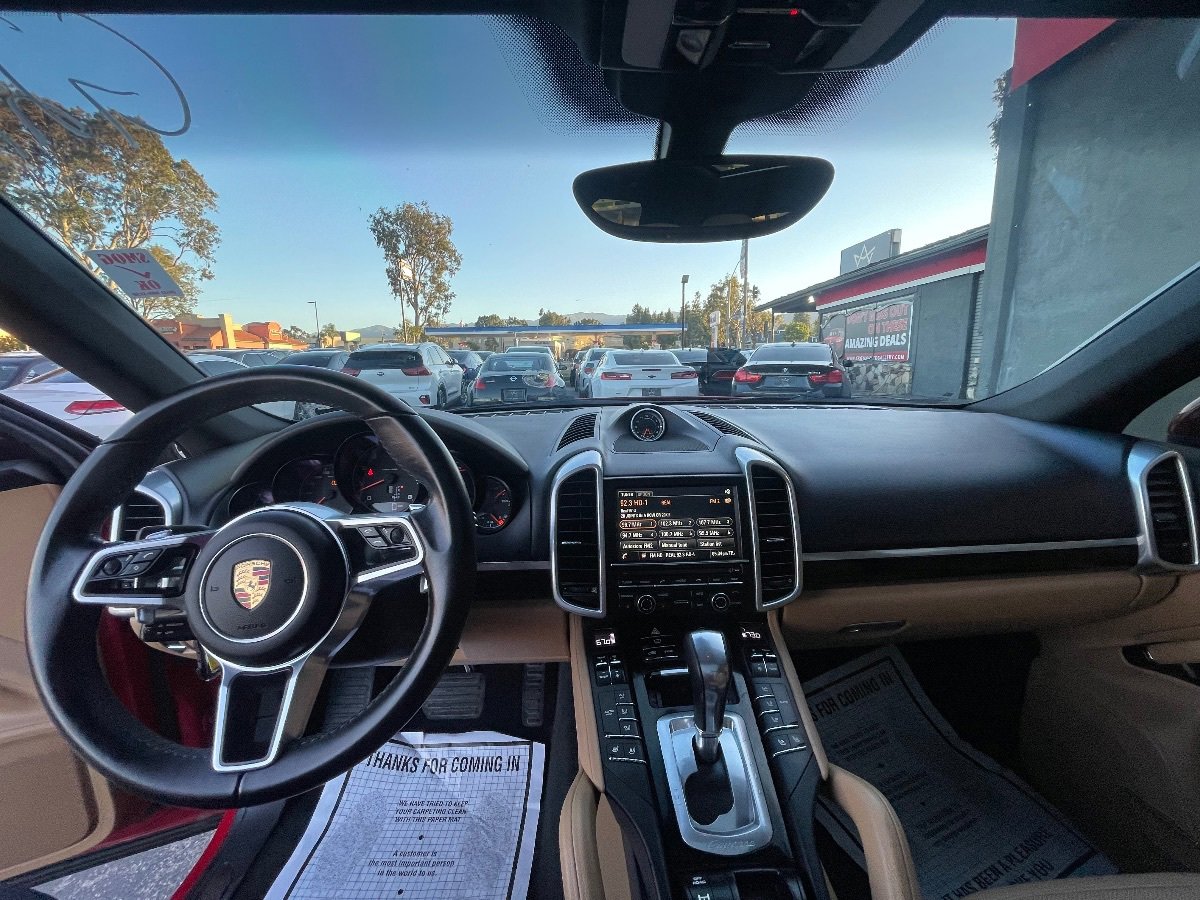 Used 2016 Porsche Cayenne AWD/4WD image 11