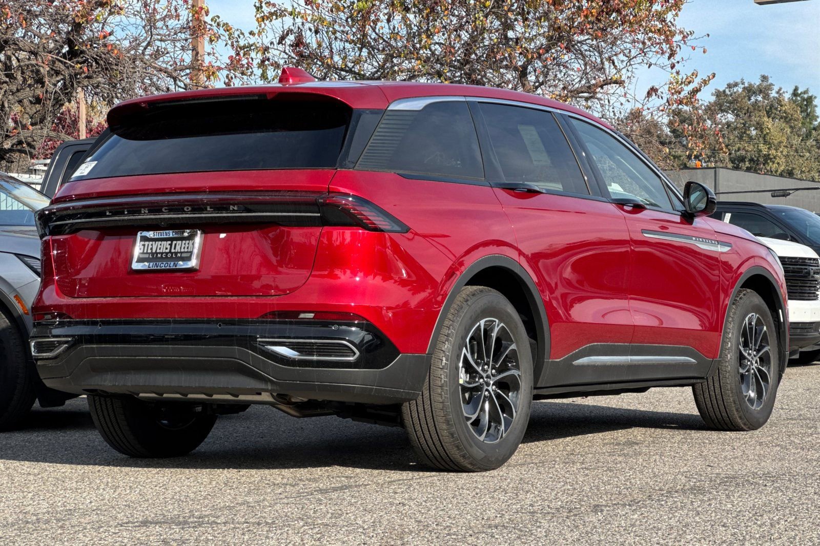 New 2026 Lincoln Nautilus Premier image 5