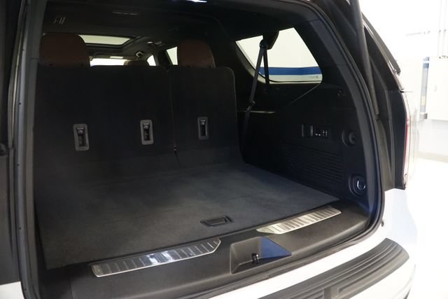 Used 2023 Chevrolet Suburban High Country AWD/4WD image 5