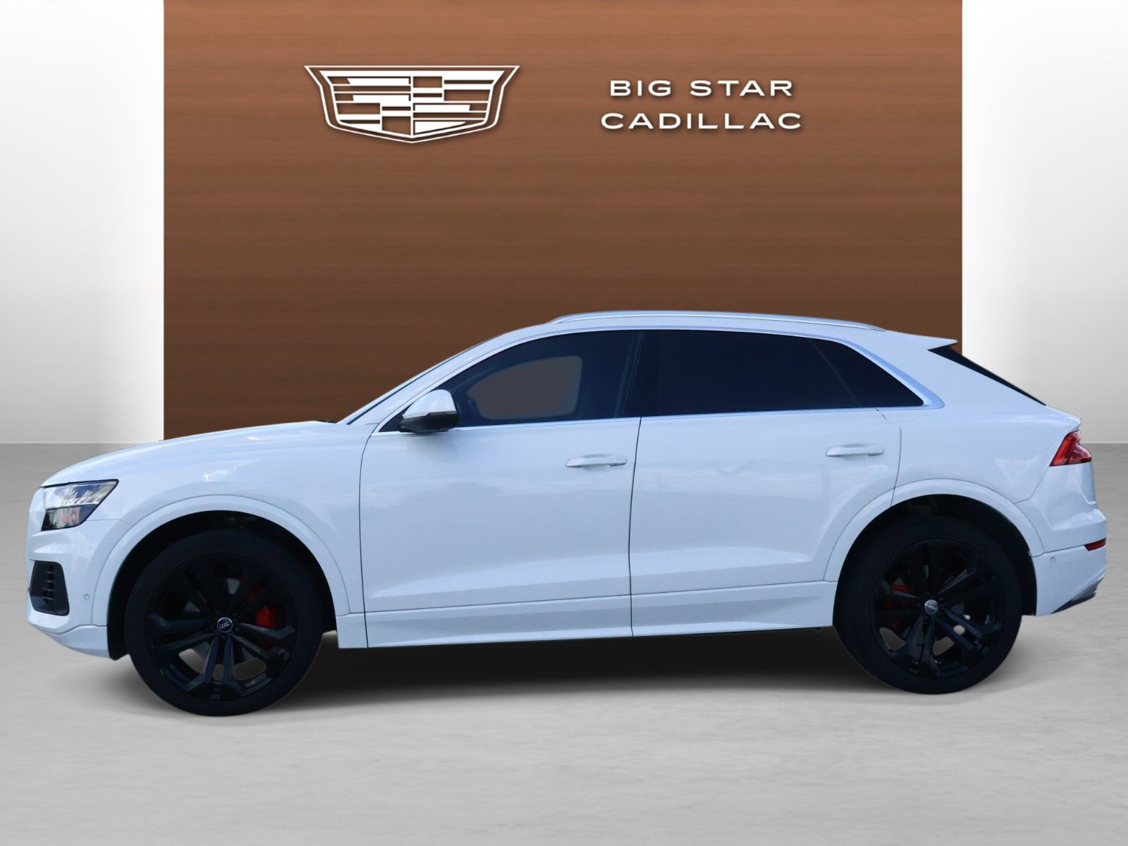 Used 2019 Audi Q8 Prestige w/ Luxury Package AWD/4WD image 2