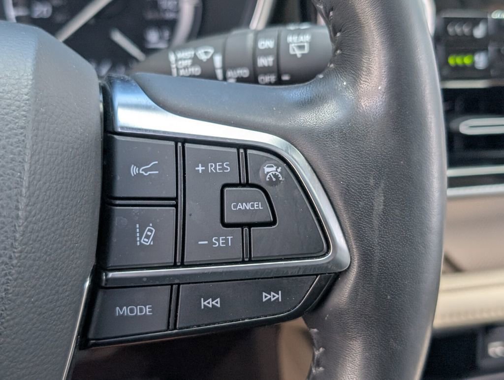 Used 2021 Toyota Highlander Platinum image 24