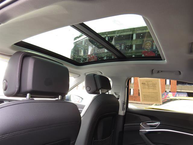 Used 2021 Audi e-tron Premium Plus w/ Premium Plus Package image 20