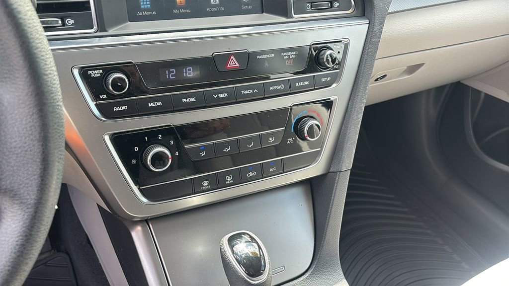 Used 2017 Hyundai Sonata SE w/ Winter Weather Package FWD image 20