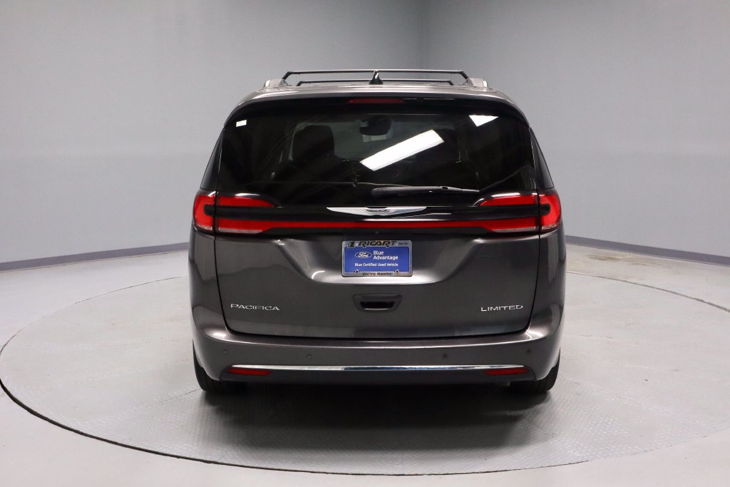 Used 2023 Chrysler Pacifica Limited FWD image 8