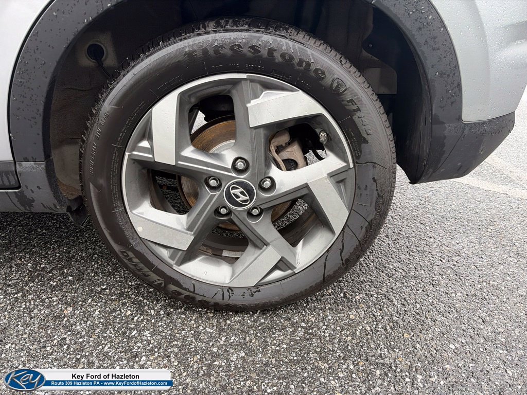Used 2025 Hyundai Venue SEL FWD image 7