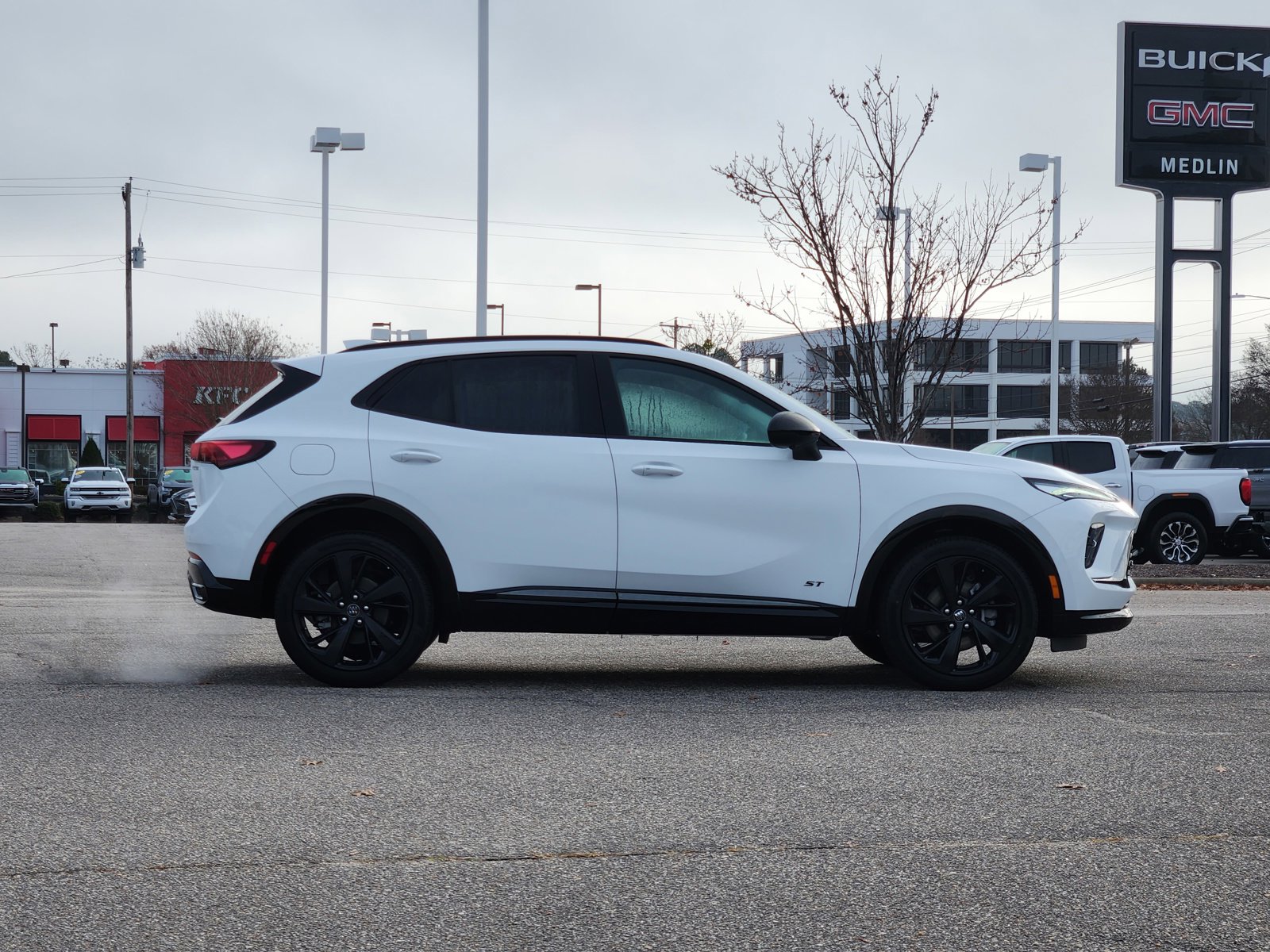 New 2025 Buick Envision Sport Touring image 8