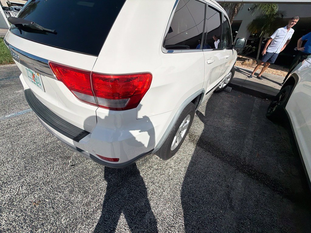 Used 2011 Jeep Grand Cherokee Laredo RWD image 16