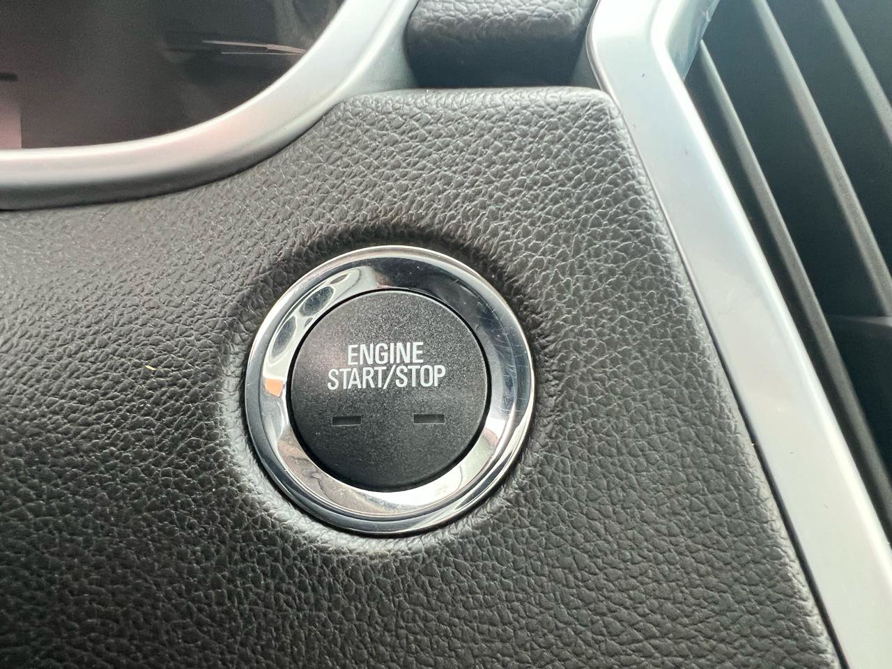 Used 2014 Cadillac SRX Luxury FWD image 13