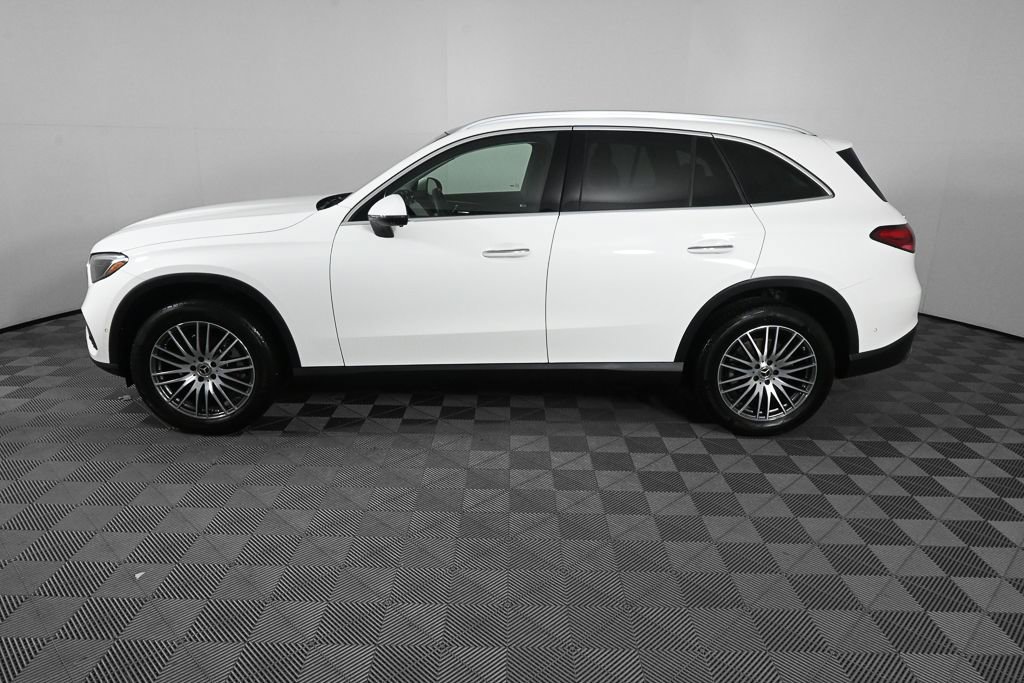 Used 2023 Mercedes-Benz GLC 300 4MATIC video 3