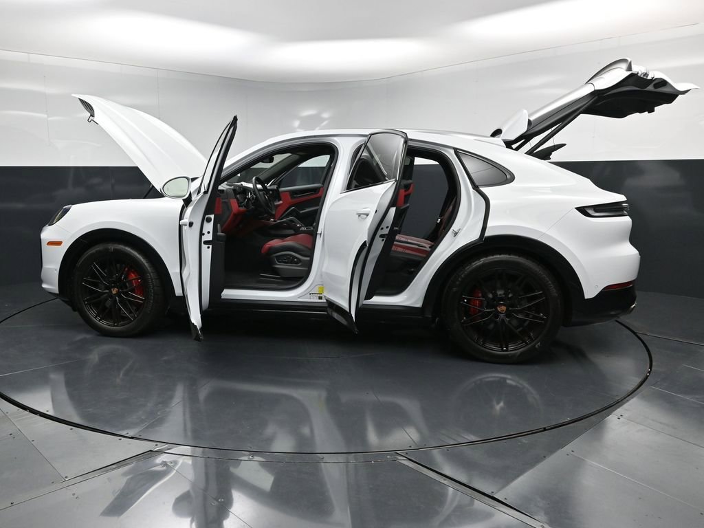 Used 2026 Porsche Cayenne GTS image 30