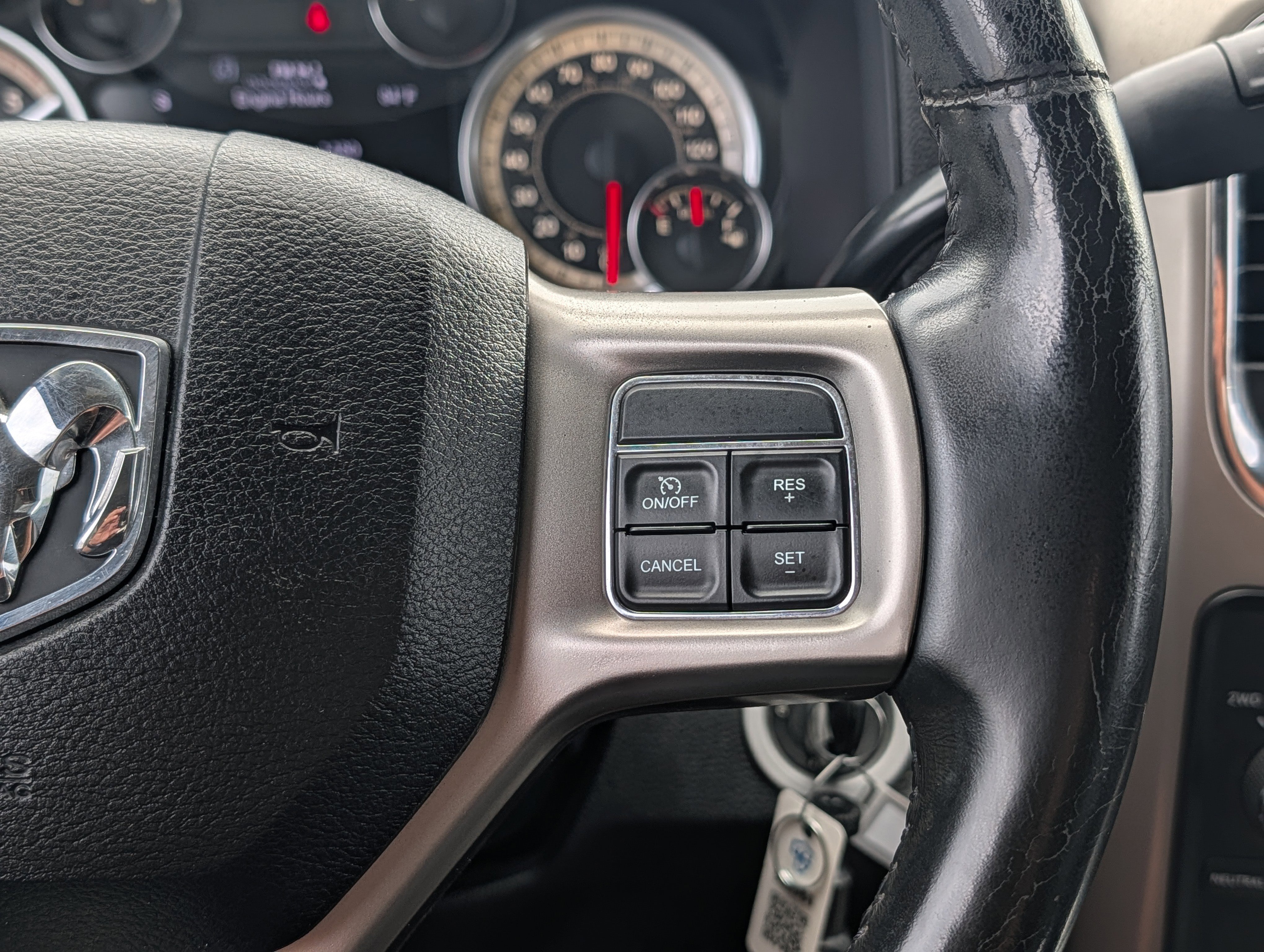 Used 2015 RAM 3500 Laramie w/ Convenience Group AWD/4WD image 25