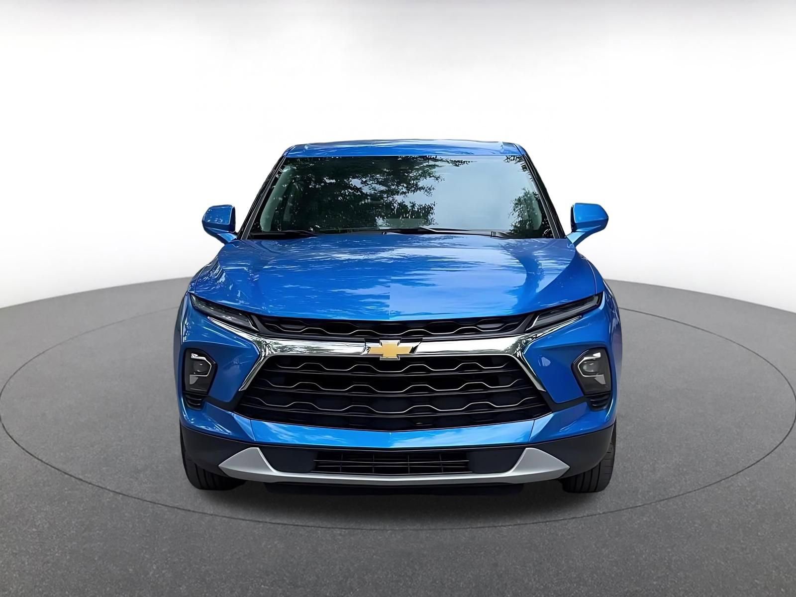 Used 2025 Chevrolet Blazer LT FWD image 4