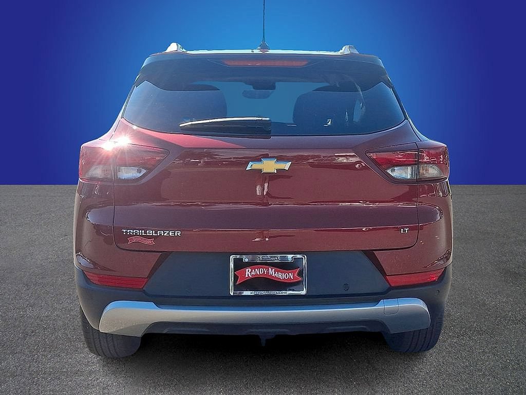 Used 2023 Chevrolet TrailBlazer LT w/ Convenience Package FWD image 5