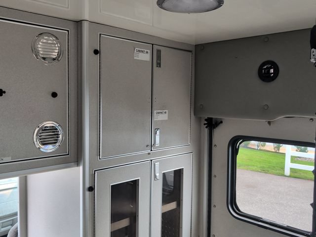 Used 2013 Ford E-450 and Econoline 450 Super Duty w/ Ambulance Prep Pkg RWD image 5