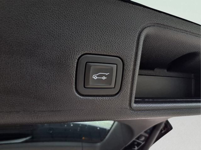 Certified 2024 GMC Terrain Denali w/ Black Diamond Edition AWD/4WD image 26