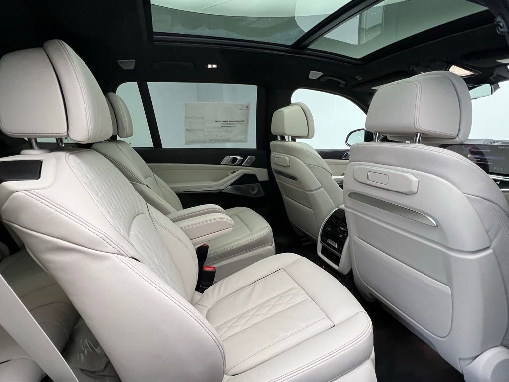 New 2026 BMW X7 xDrive40i w/ M Sport Package image 8