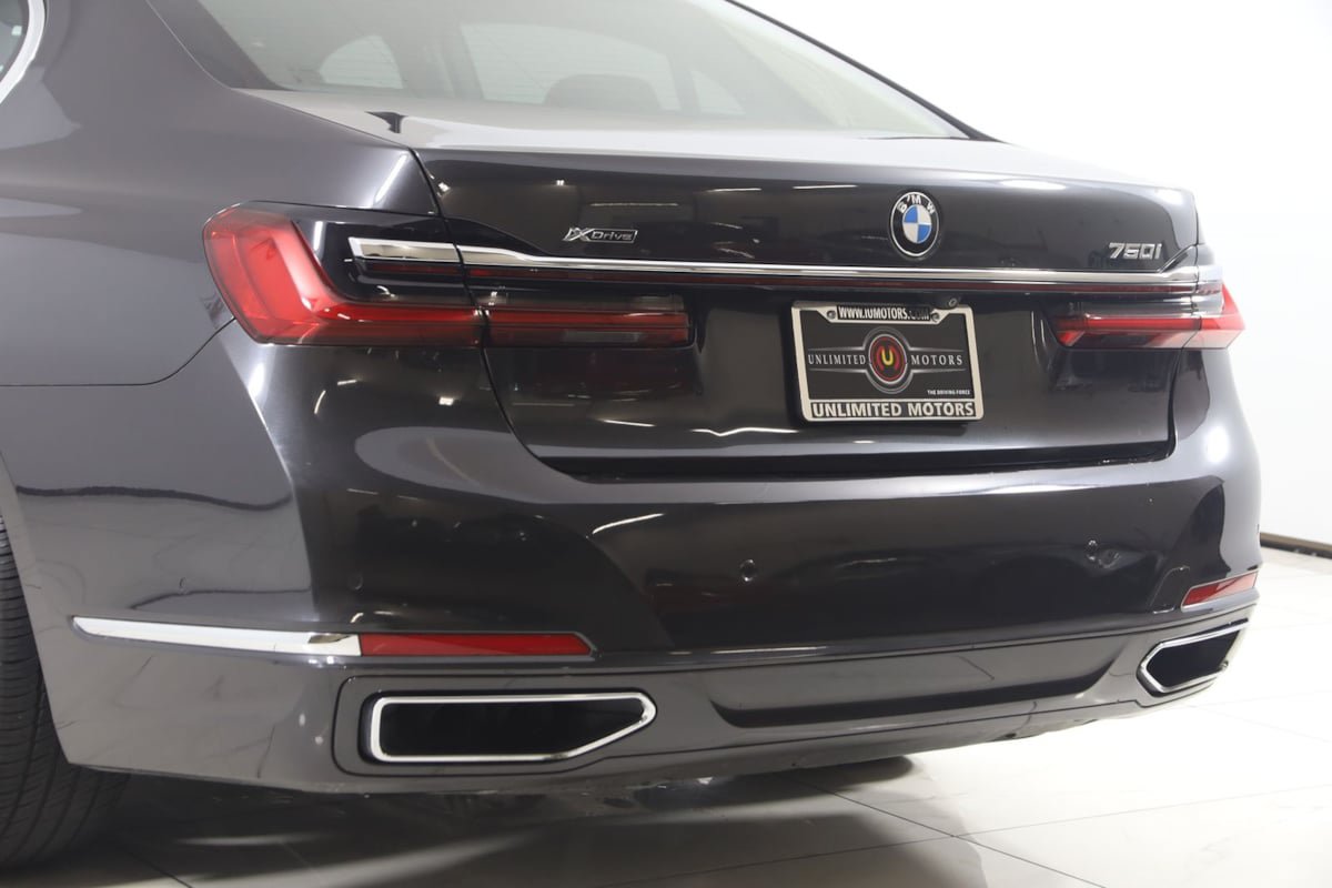 Used 2020 BMW 750i xDrive AWD/4WD image 27