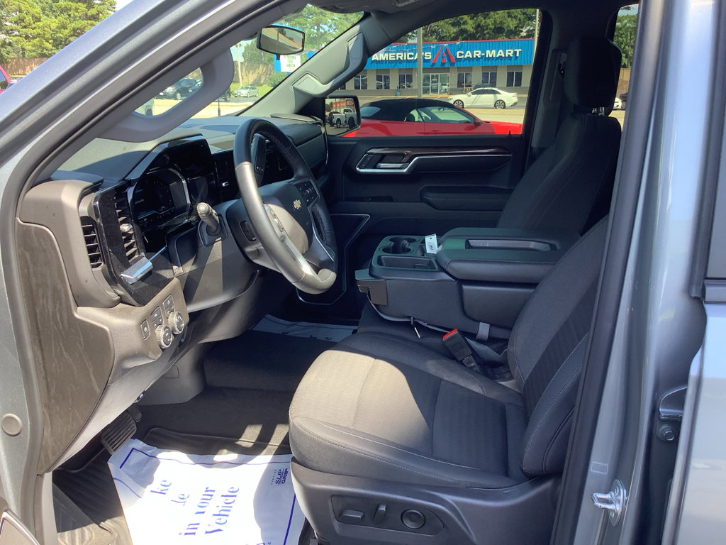 Used 2025 Chevrolet Silverado 1500 LT AWD/4WD image 10
