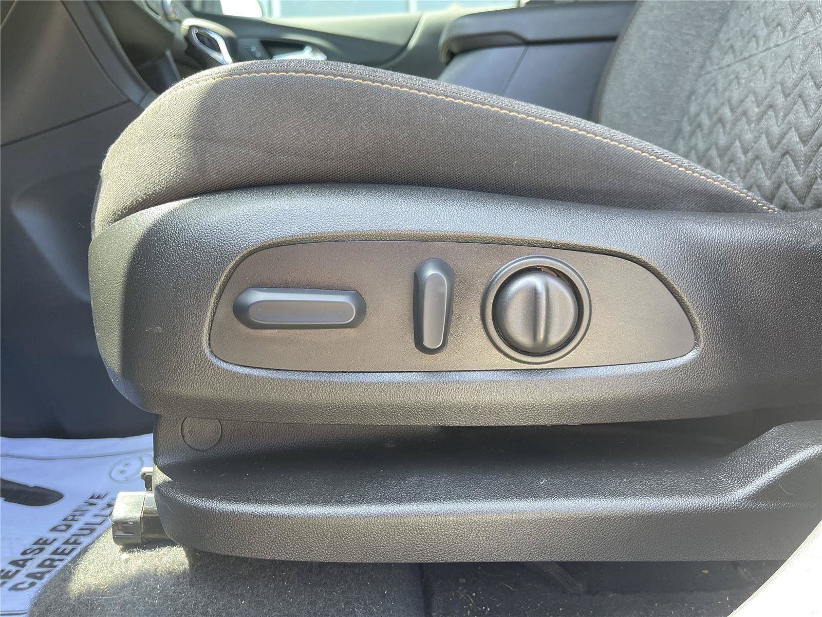 Used 2023 Chevrolet Equinox LT AWD/4WD image 15