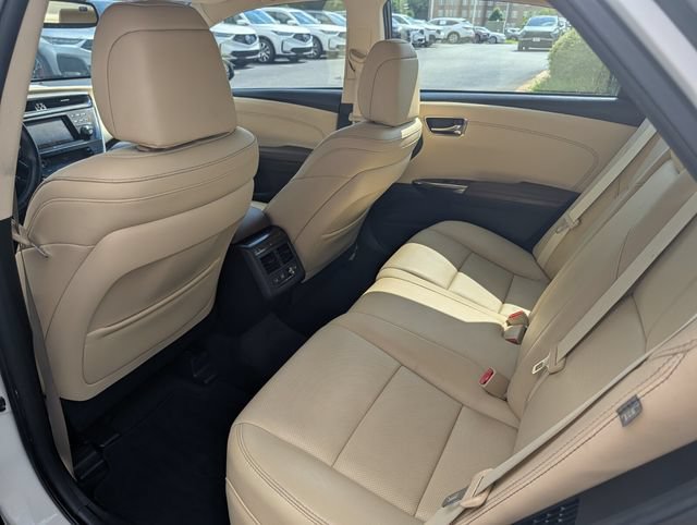 Used 2014 Toyota Avalon Limited w/ Technology Package FWD image 7