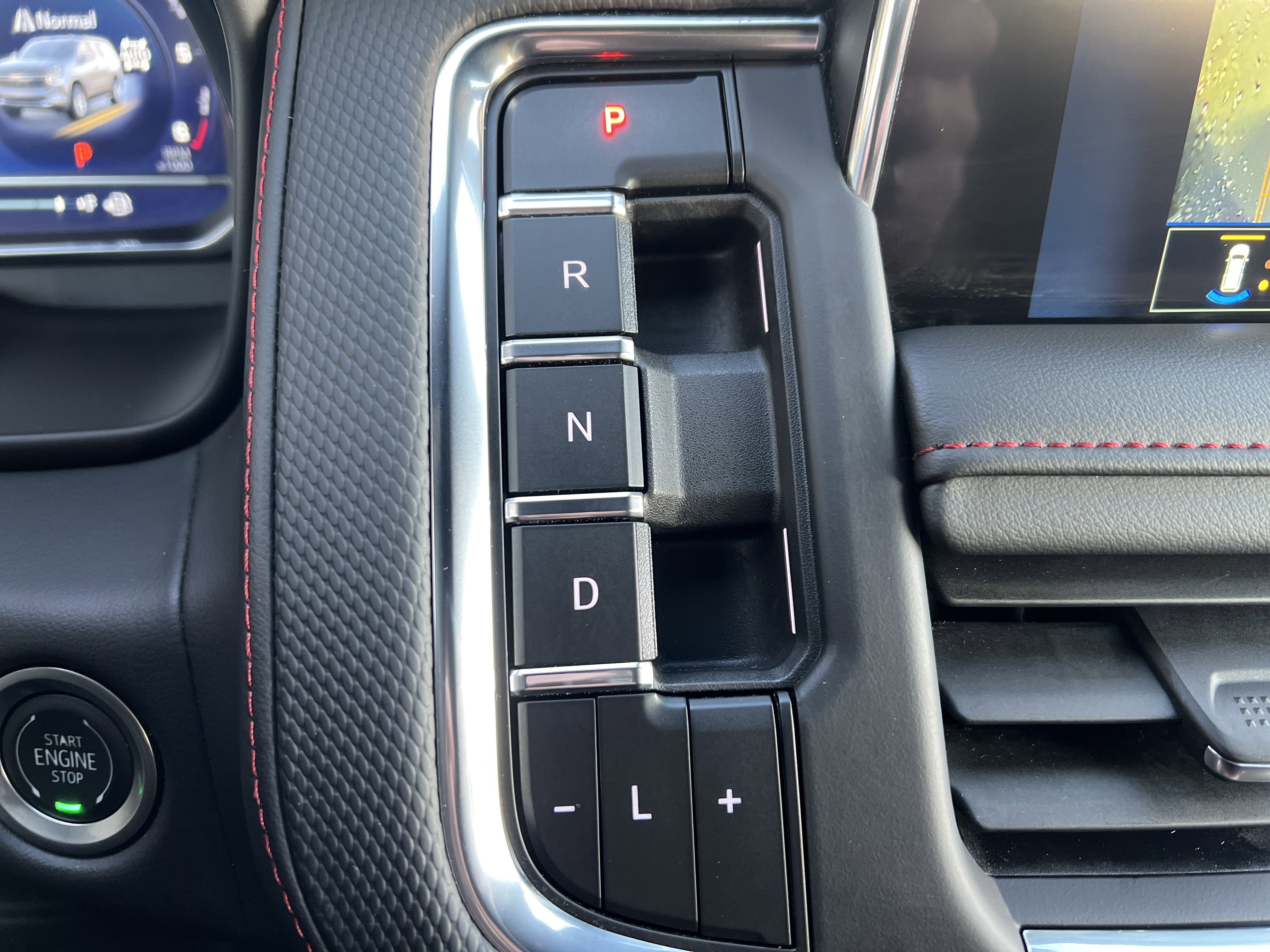 Certified 2024 Chevrolet Suburban RST w/ Luxury Package image 26