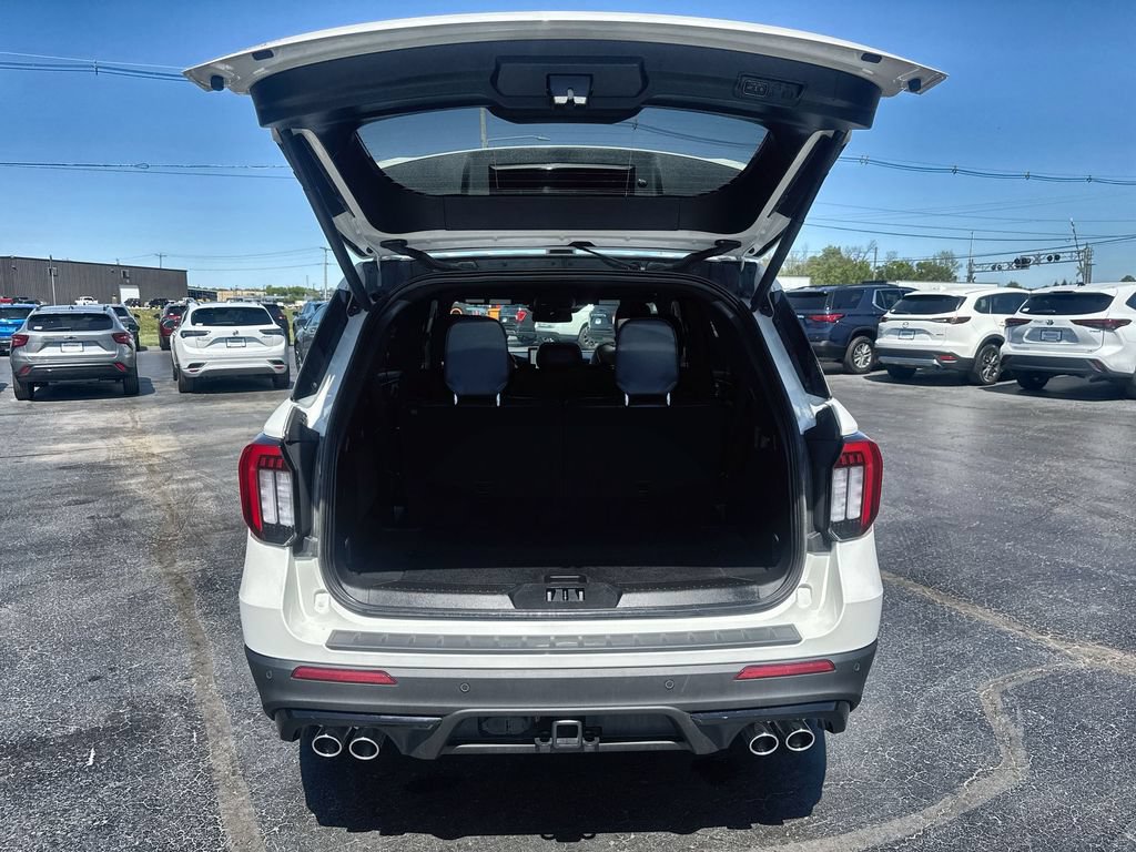Used 2025 Ford Explorer ST AWD/4WD image 25