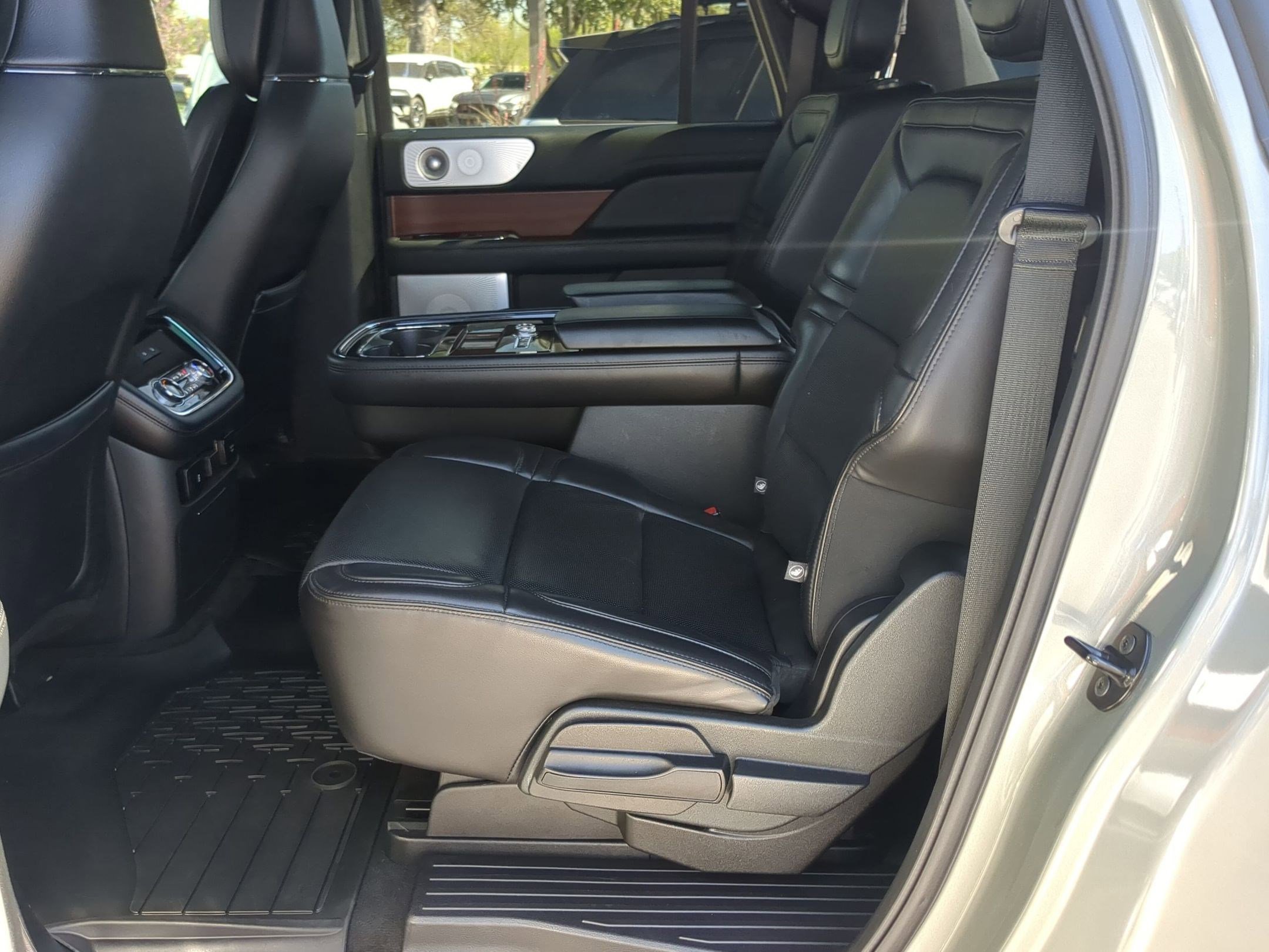 Used 2019 Lincoln Navigator L Reserve image 22