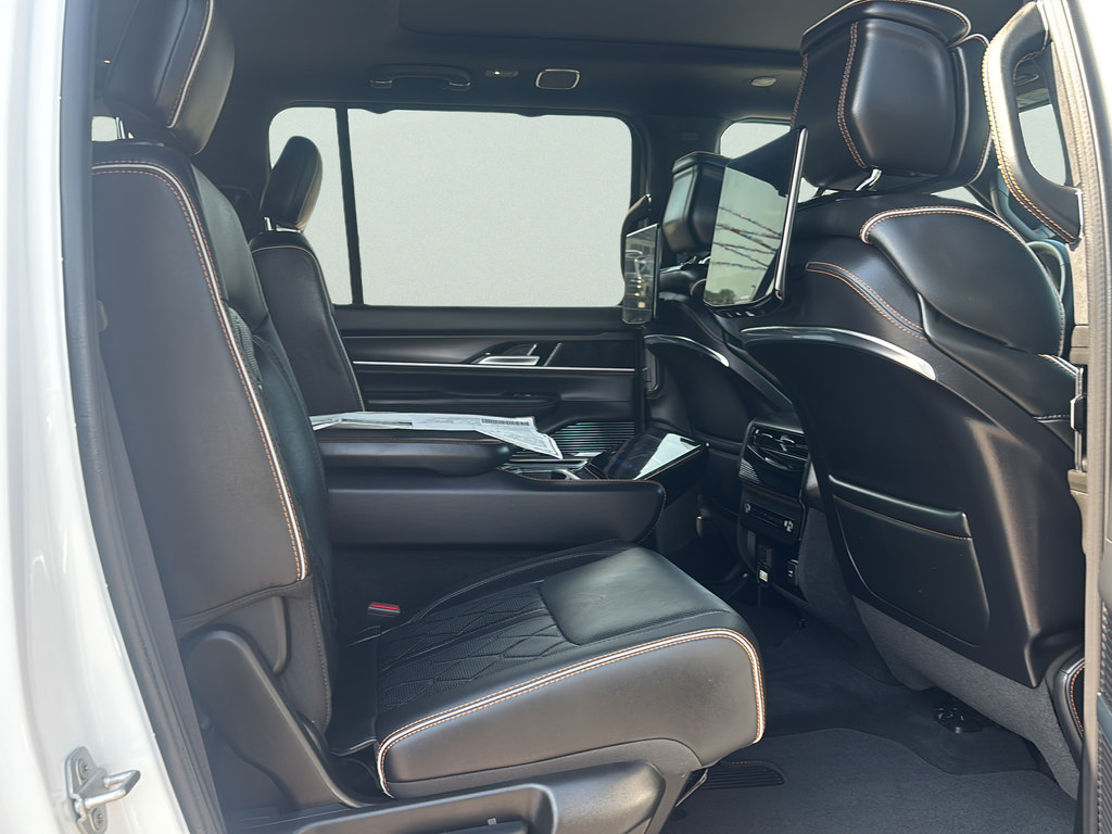 New 2026 Jeep Grand Wagoneer L Summit AWD/4WD image 12