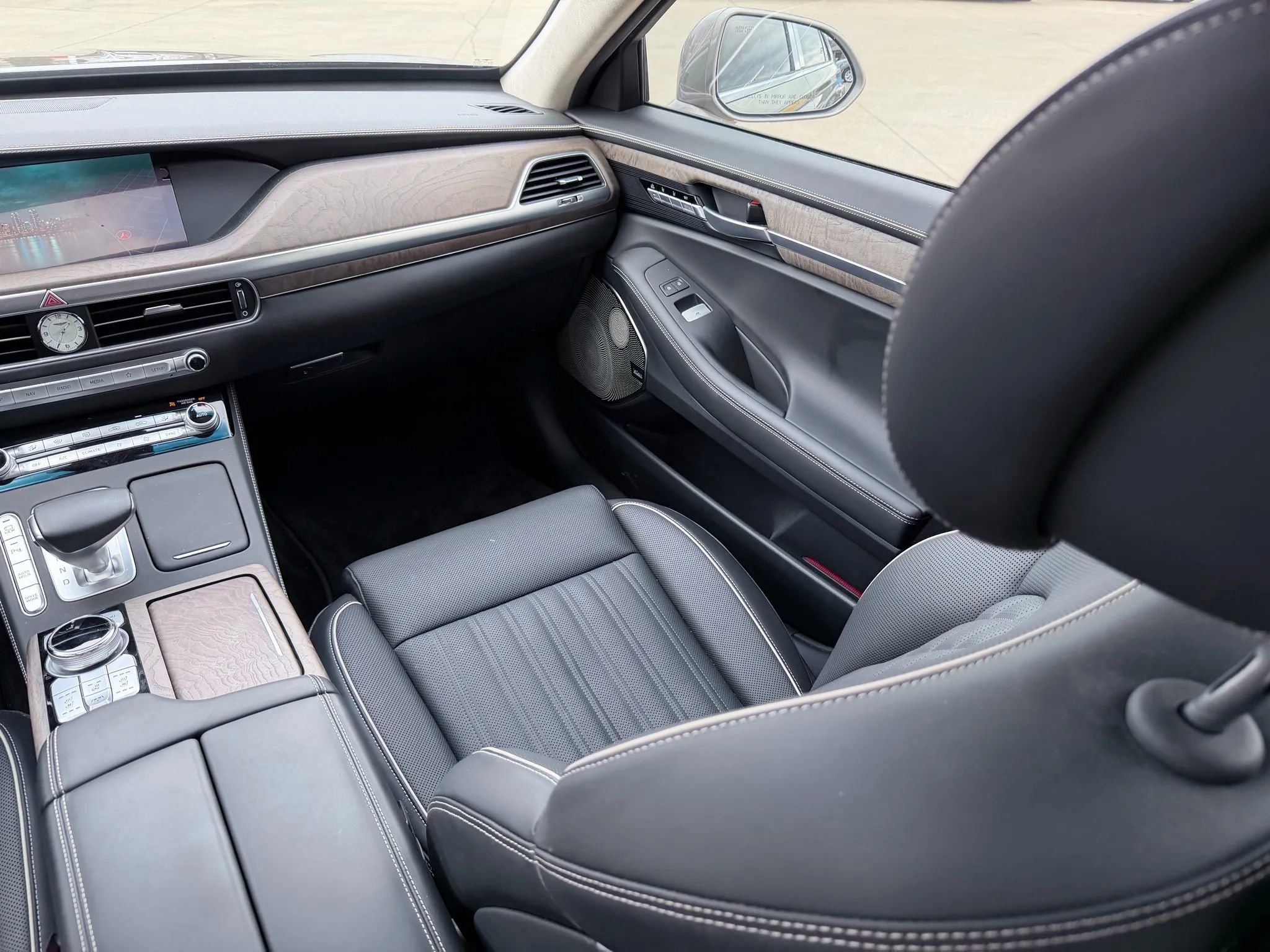 Used 2021 Genesis G90 5.0 Ultimate image 14