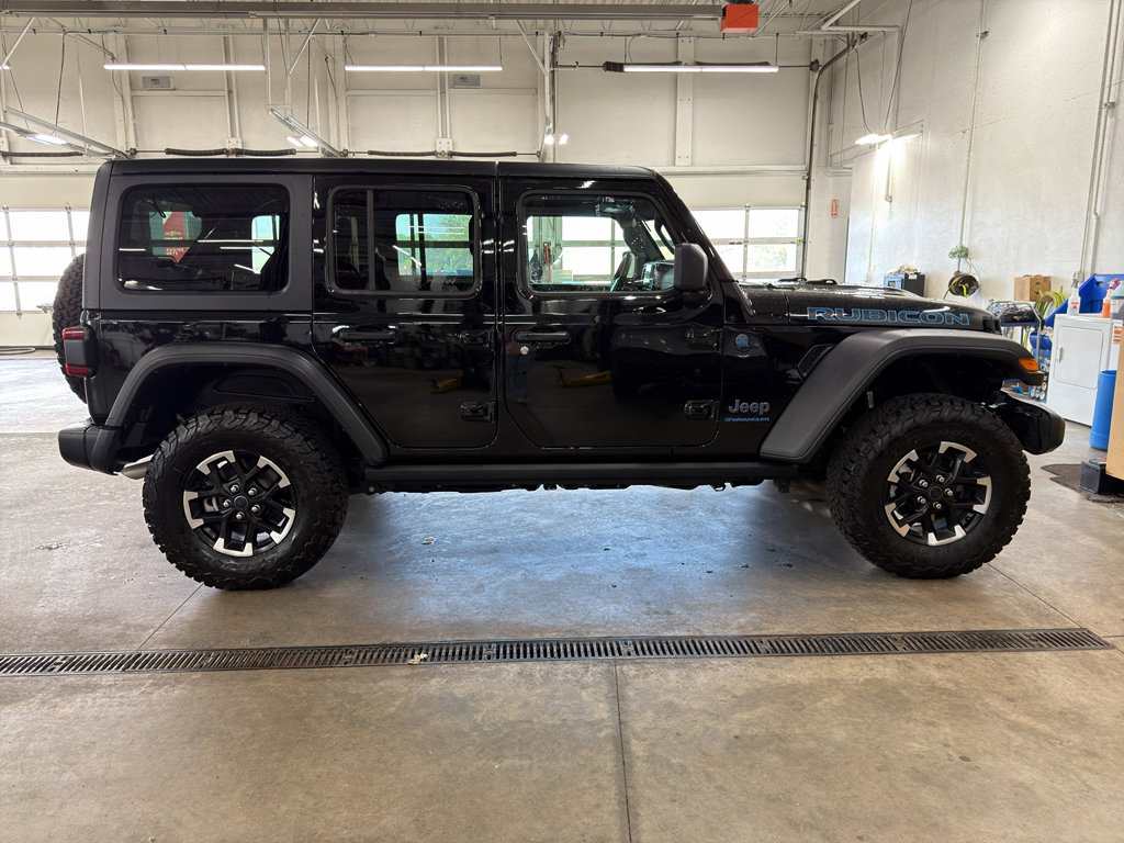 Used 2025 Jeep Wrangler Unlimited Rubicon 4xe w/ Safety Group AWD/4WD image 4