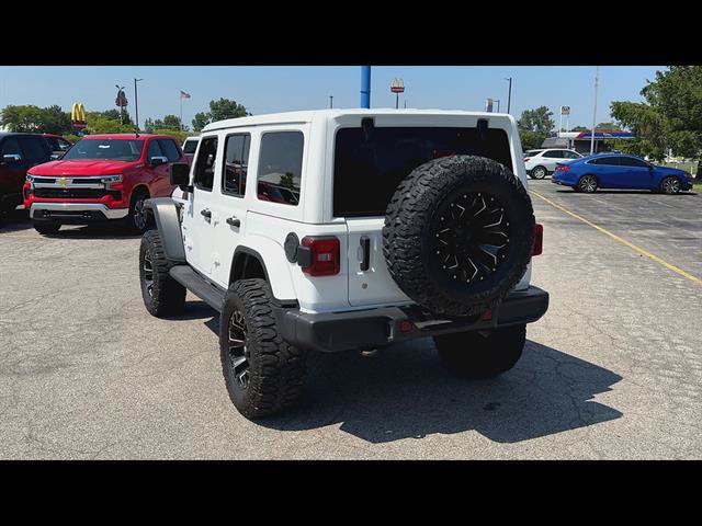 Used 2018 Jeep Wrangler Unlimited Sahara w/ Dual Top Group AWD/4WD image 34