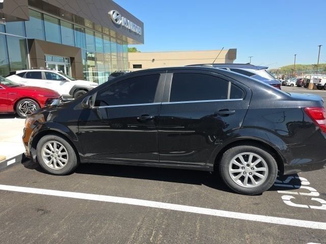 Used 2020 Chevrolet Sonic LT FWD image 4