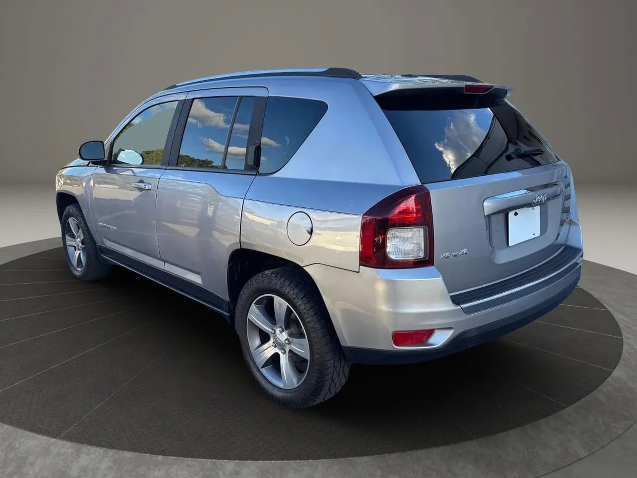 Used 2016 Jeep Compass High Altitude image 5