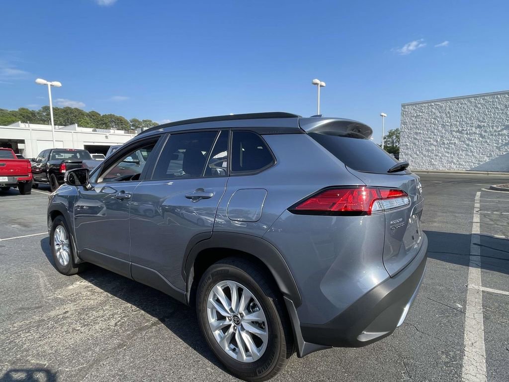 Used 2024 Toyota Corolla Cross LE FWD image 9