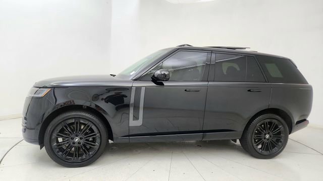 Used 2025 Land Rover Range Rover SE AWD/4WD image 3
