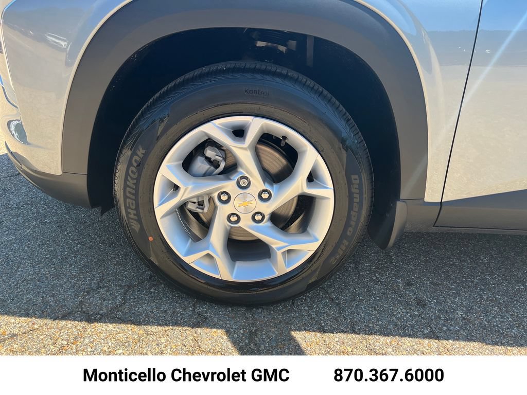 New 2026 Chevrolet Trax LS w/ LS Convenience Package FWD image 27