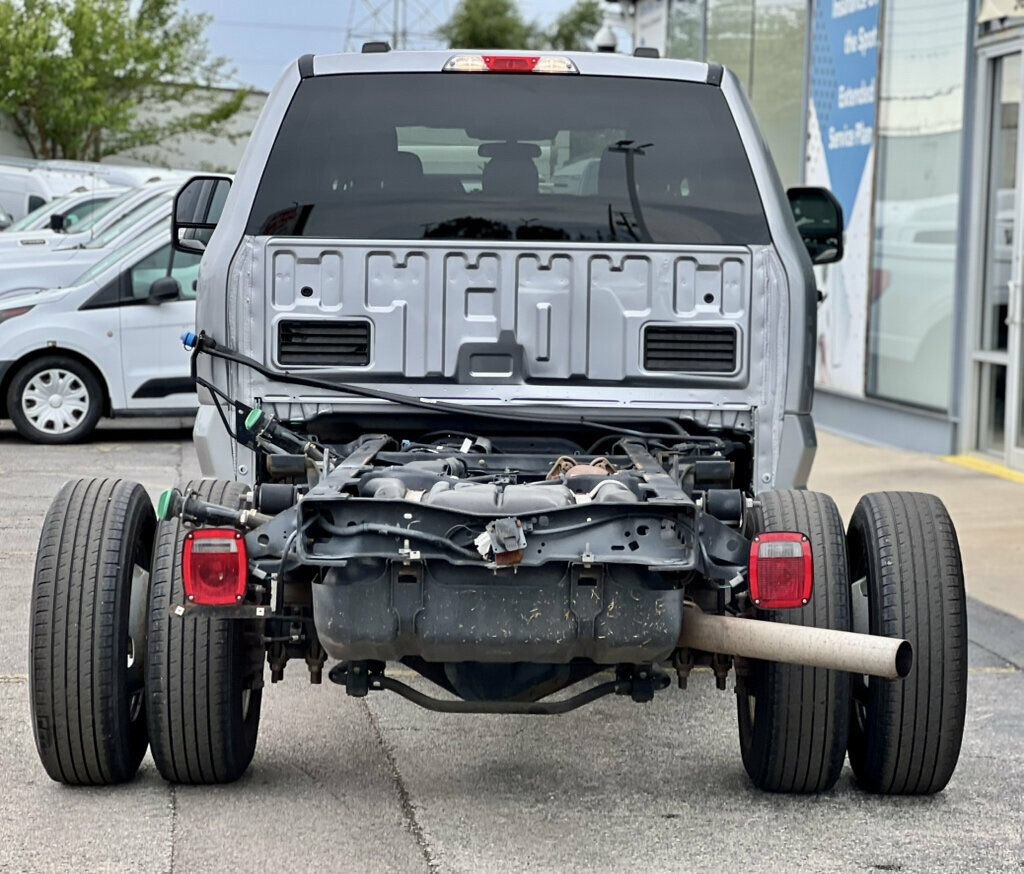 Used 2023 Ford F350 XLT AWD/4WD image 4