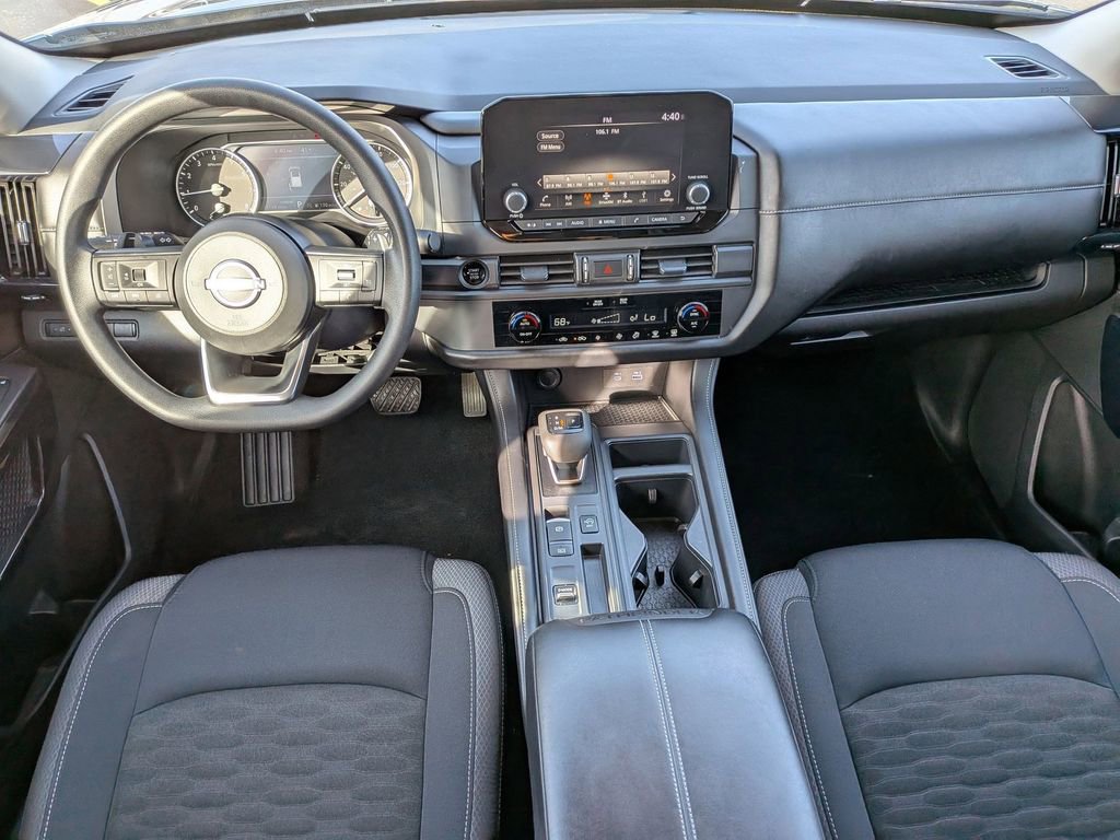 Used 2025 Nissan Pathfinder S image 20