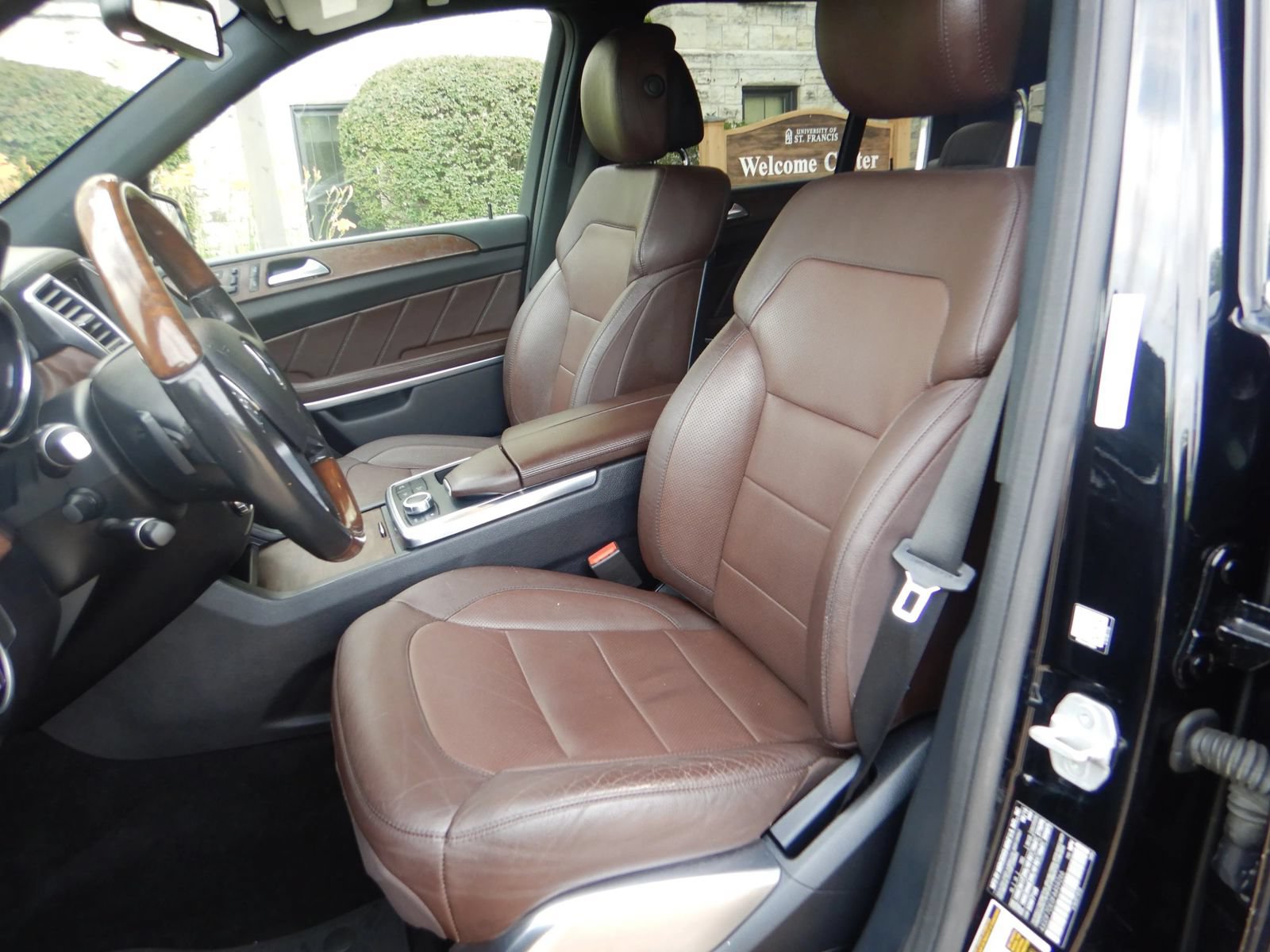 Used 2015 Mercedes-Benz GL 550 4MATIC image 13