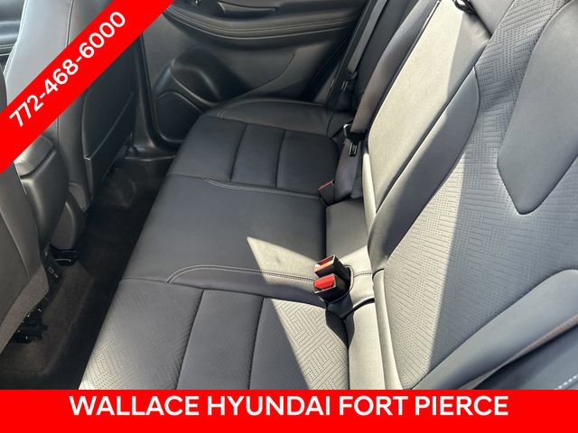 Used 2022 Buick Encore GX Essence image 16