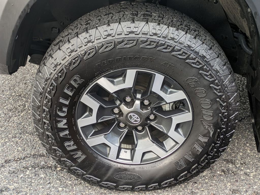Used 2022 Toyota Tacoma TRD Off-Road image 28