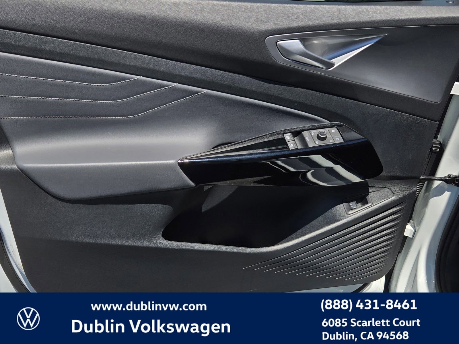 Used 2023 Volkswagen ID.4 Pro S Plus RWD image 10
