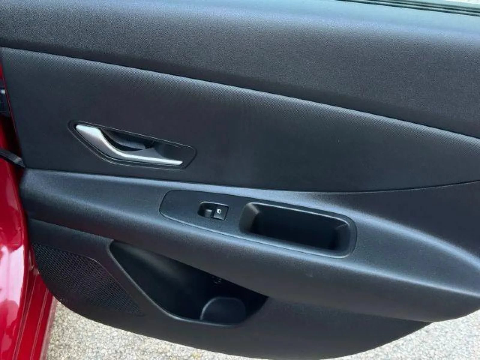 Used 2022 Hyundai Elantra SEL FWD image 25