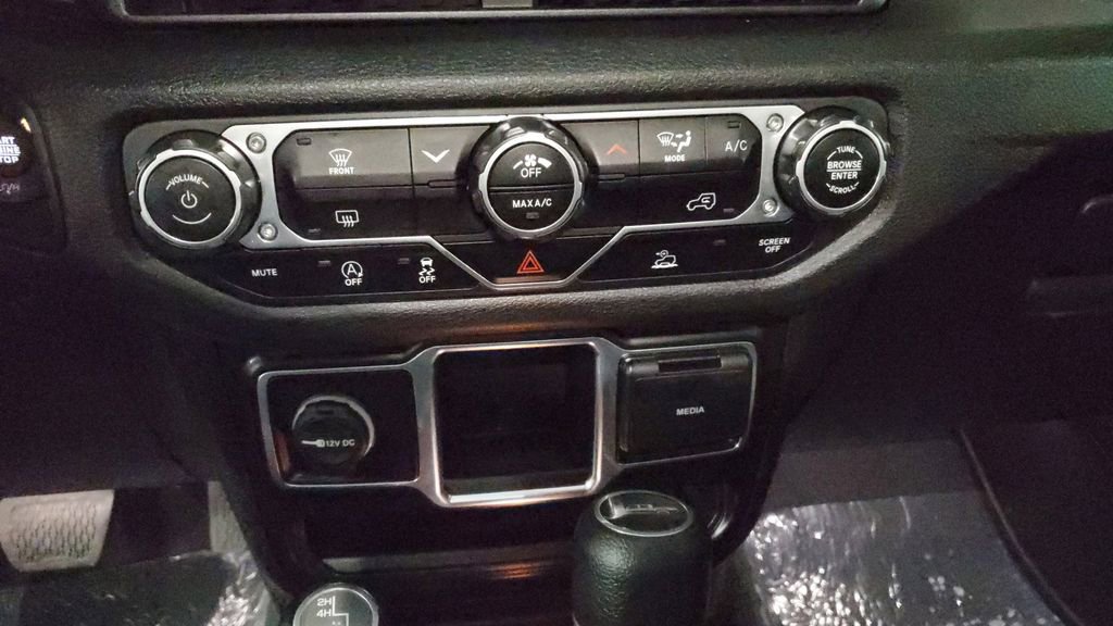 Used 2024 Jeep Gladiator Sport image 24